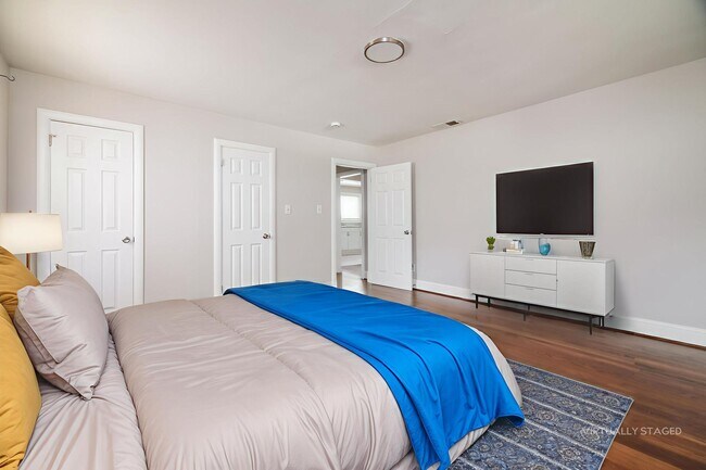 Building Photo - 105 Pineland Cir