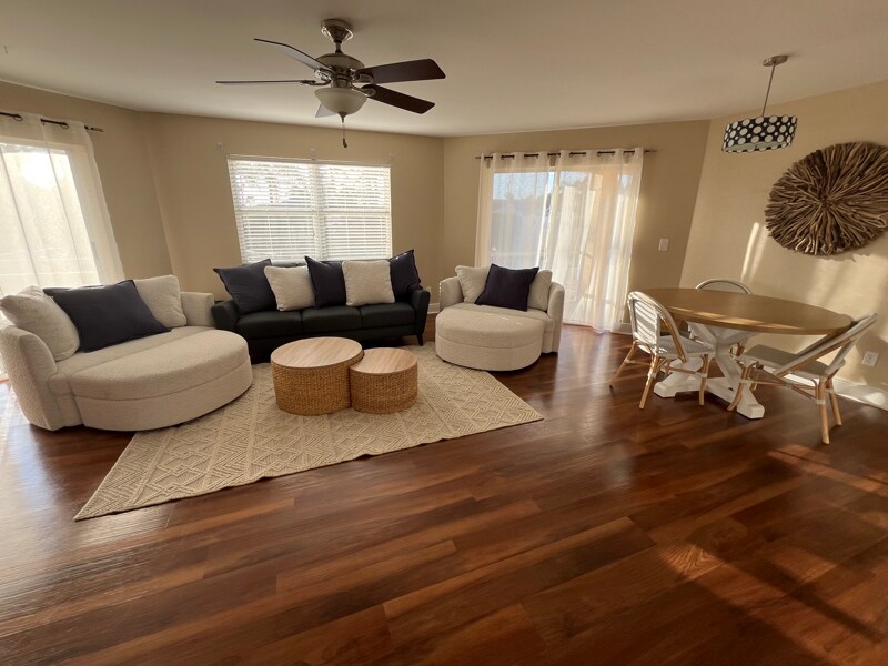 Building Photo - 5420 Chiquita Blvd S