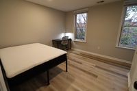 Building Photo - 1726 W Diamond St