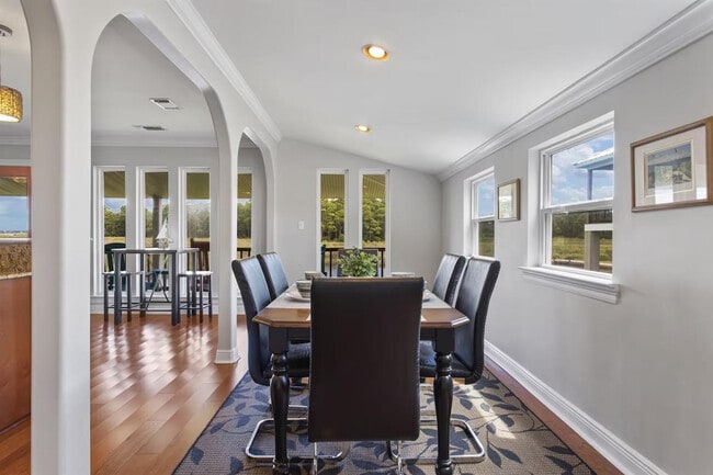 Building Photo - 1317 Beards Cove Dr