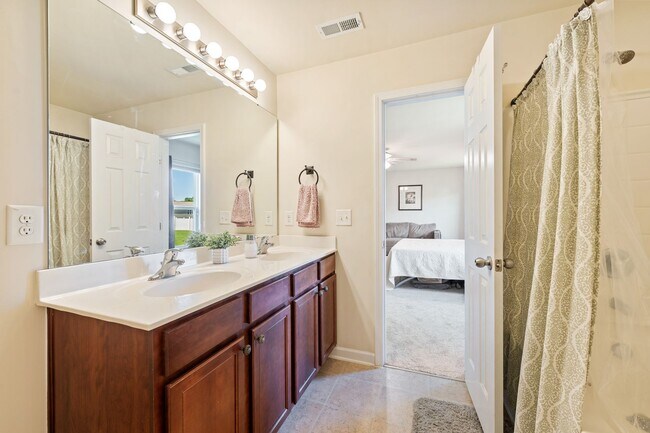Building Photo - 110 Bray Dr
