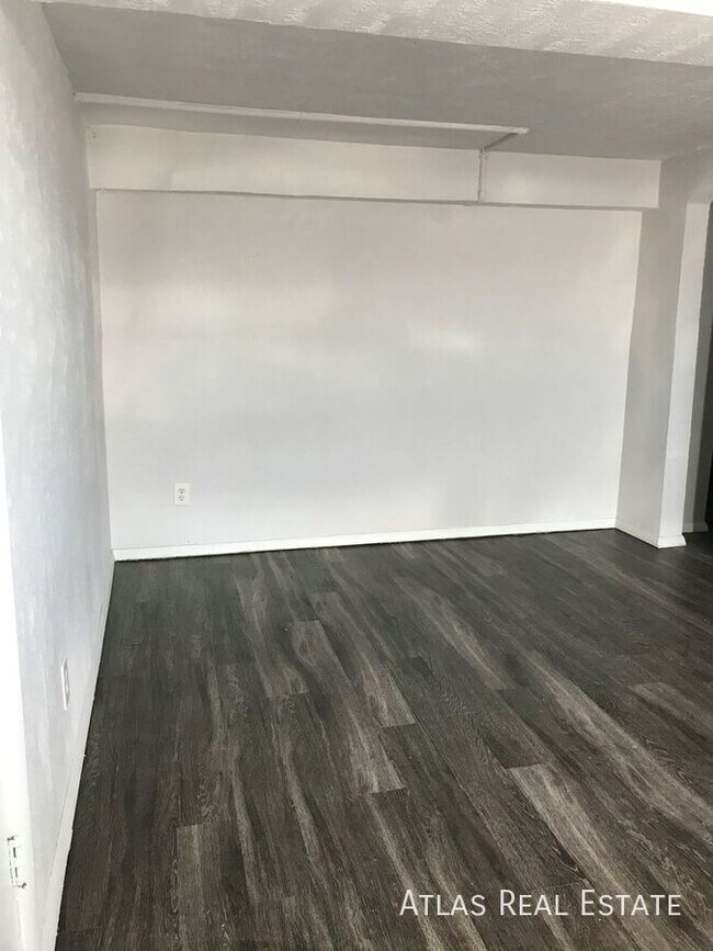 Building Photo - 1569 Lima St