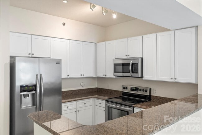 Building Photo - 1315 East Blvd