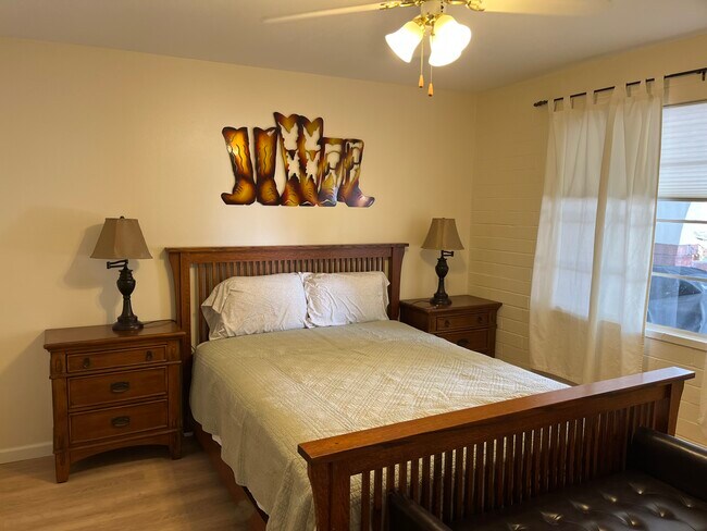 Building Photo - 393 S Paseo Madera