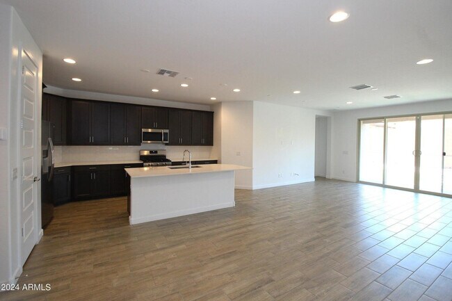 Building Photo - 1649 W la Mirada Dr