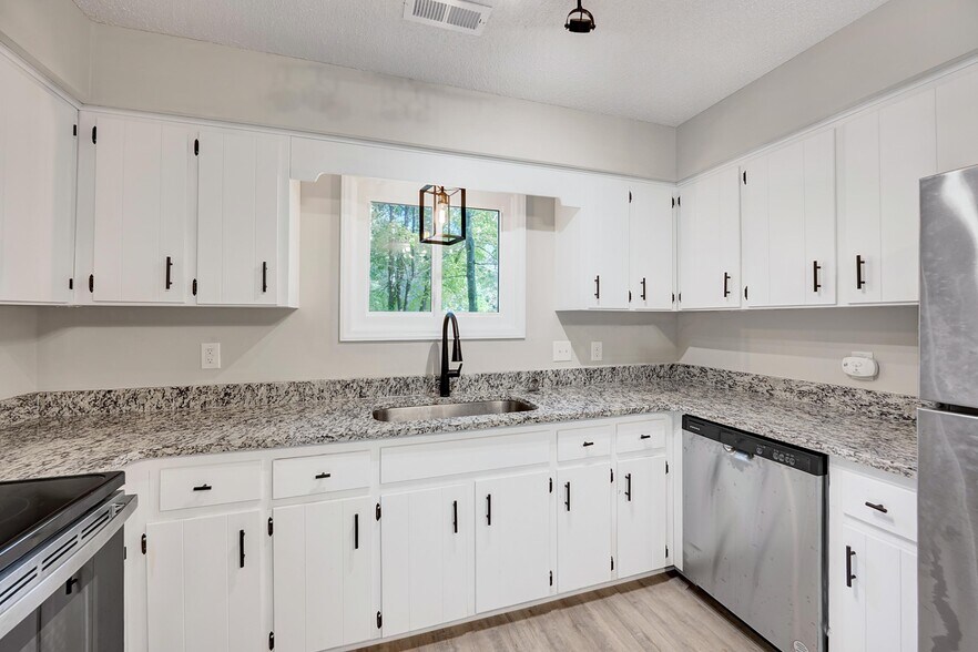 Building Photo - 4115 Arckelton Dr