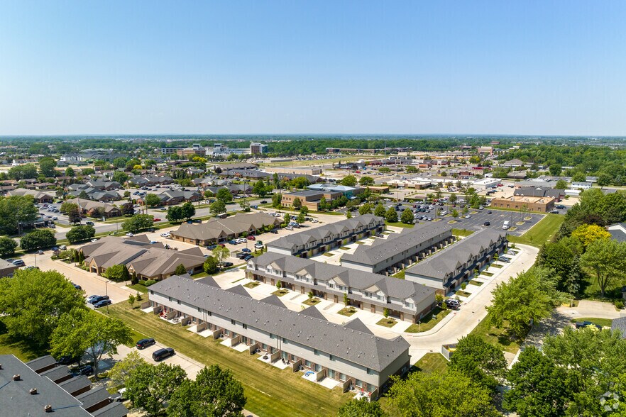 Garland Apartments 16900 Preston Ct Clinton Township MI 48038