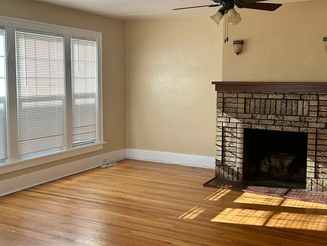 Building Photo - Wonderful Home in the Avenues