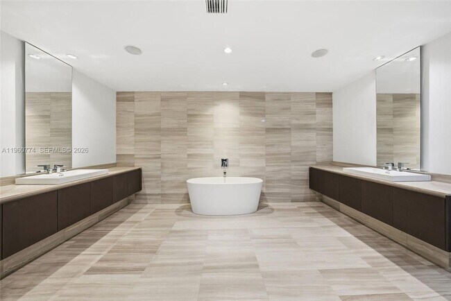 Building Photo - 3250 NE 188th St