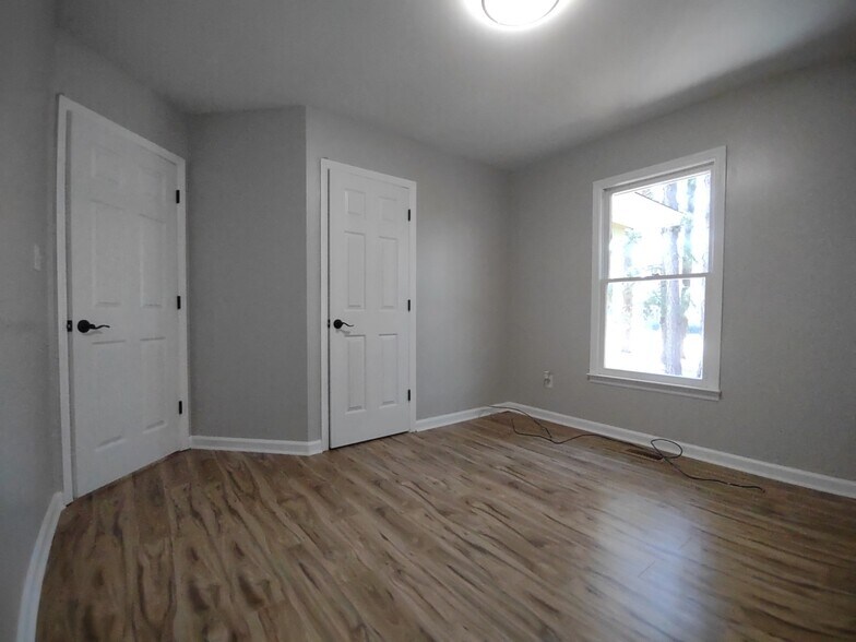 Building Photo - 110 Gun Club Dr