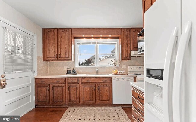 Building Photo - 1406 F St