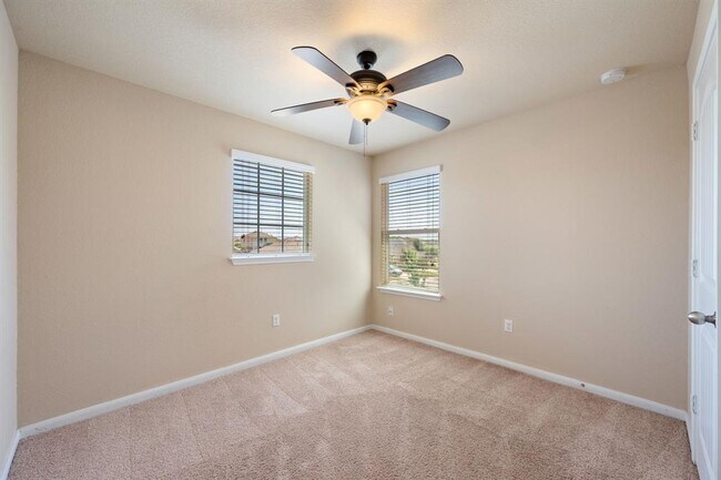 Building Photo - 231 Northern Flicker St