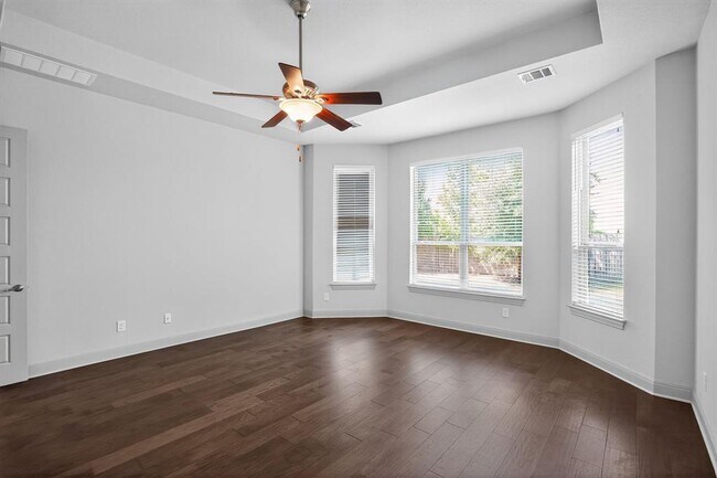 Building Photo - 21404 Hines Ln