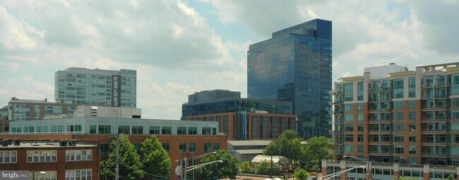 Building Photo - 706 S Bond St