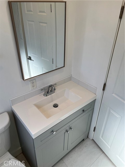 Building Photo - 12658 Oxnard St