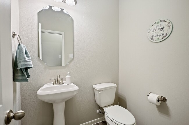 Building Photo - 2210 Windy Grove Dr