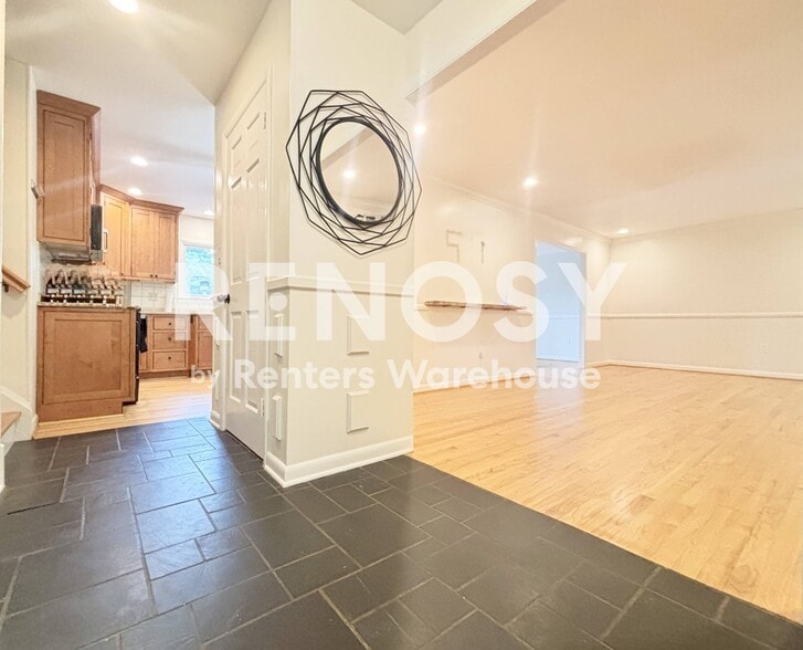 Building Photo - 10083 Century Dr