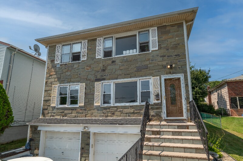 Building Photo - 15 Hausmann Ct