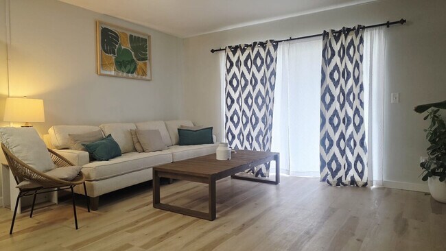 Building Photo - 31 Inlet Harbor Rd