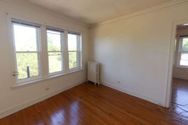 Building Photo - 4216 N Clark St