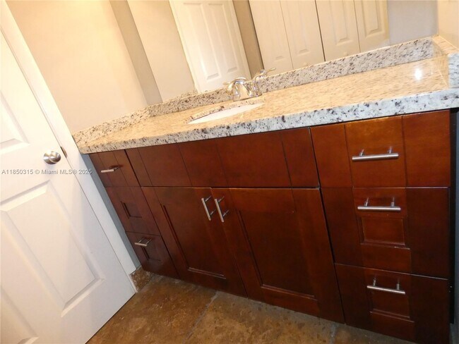 Building Photo - 2850 N Oakland Forest Dr