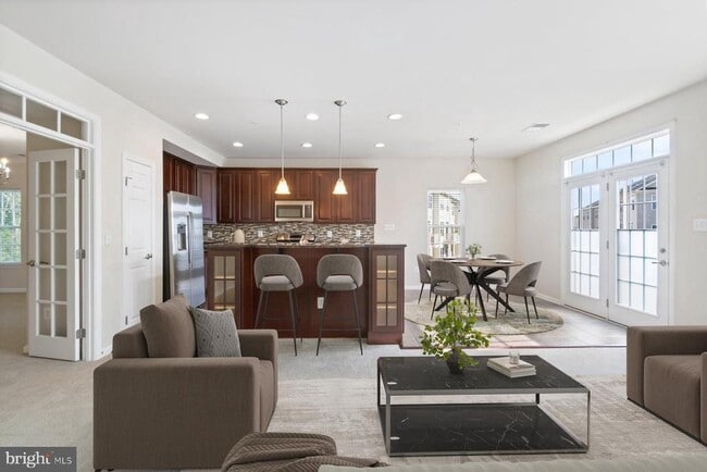 Building Photo - 320 Chessington Dr