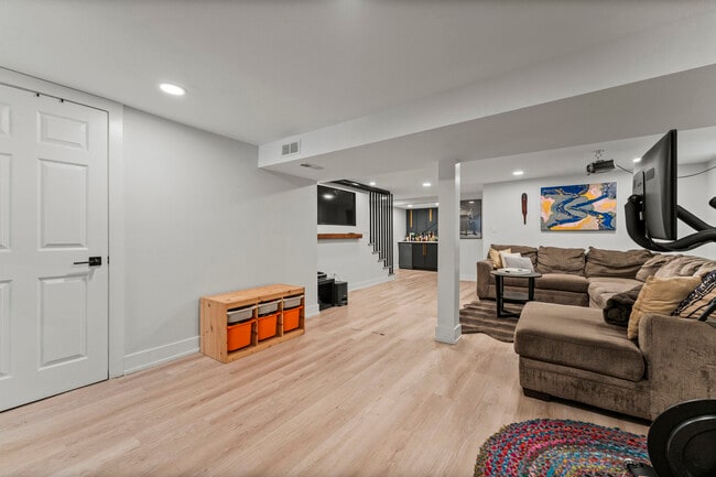Building Photo - 2705 Cuyler Ave