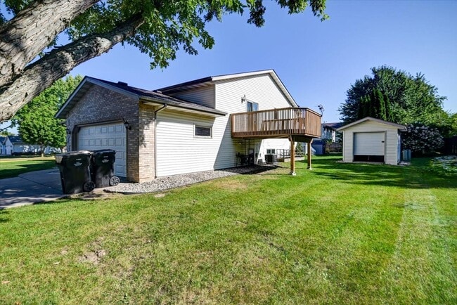 Building Photo - 309 Trail Side Dr