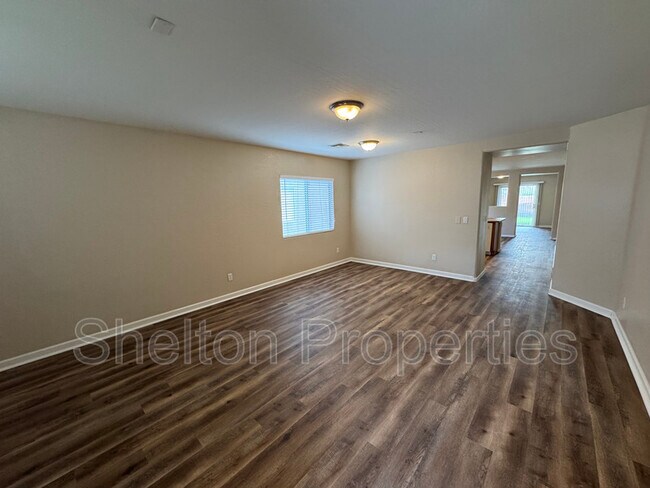 Building Photo - 10153 N 115th Dr
