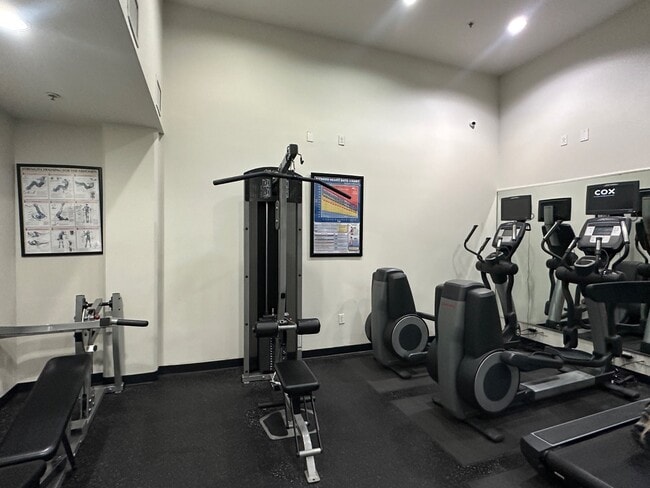 Building Photo - Beautiful 1 Bedroom Apartment Downtown