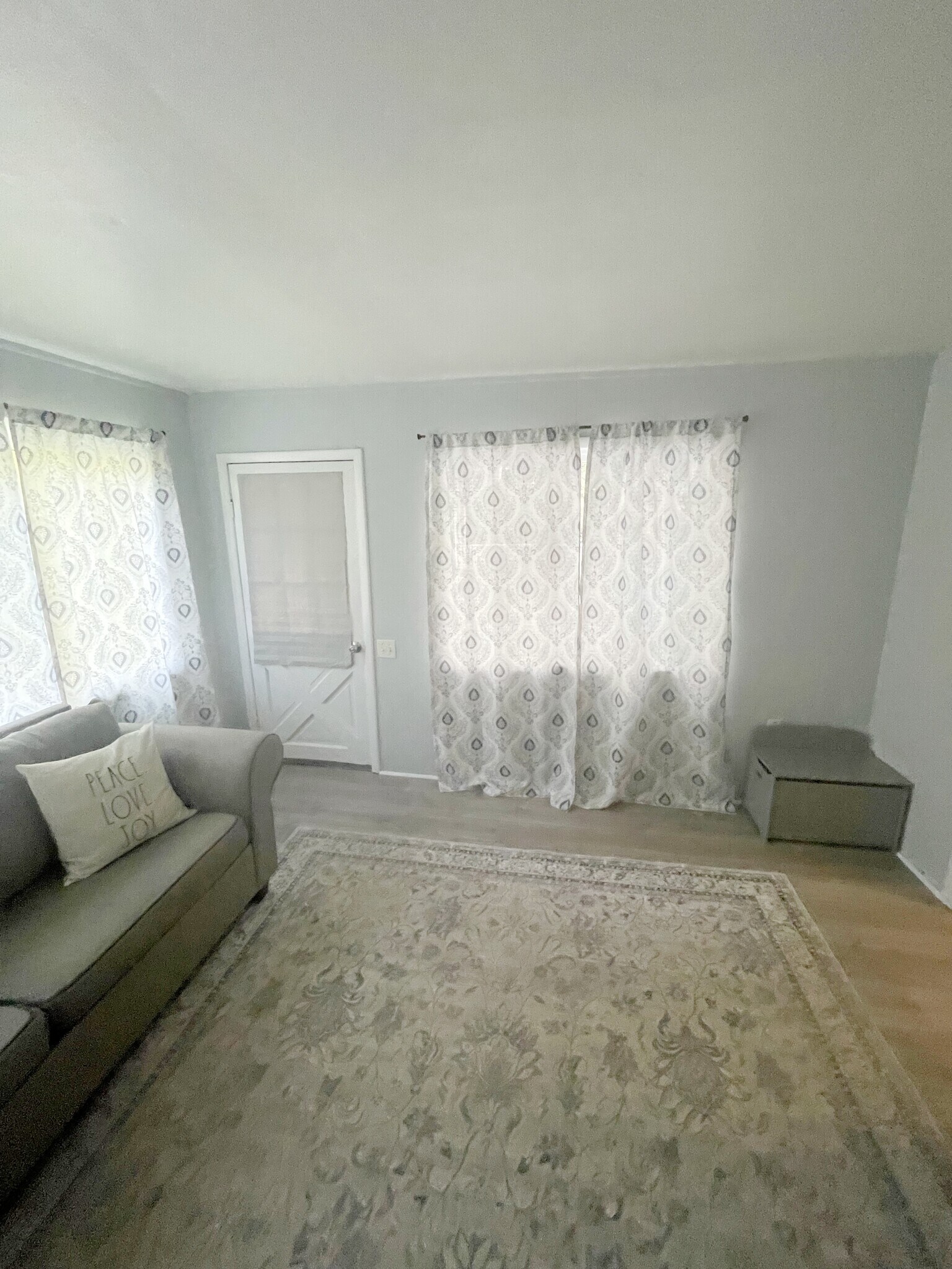 Living Room - 5 River Rd