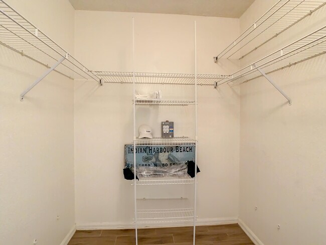 Building Photo - 1851 Jimmy Buffett Mem Hwy