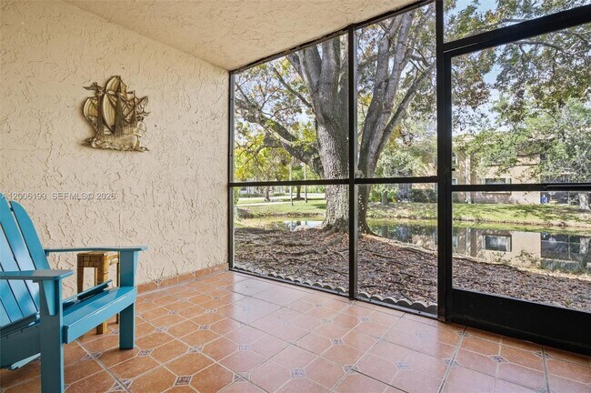 Building Photo - 183 Lakeview Dr