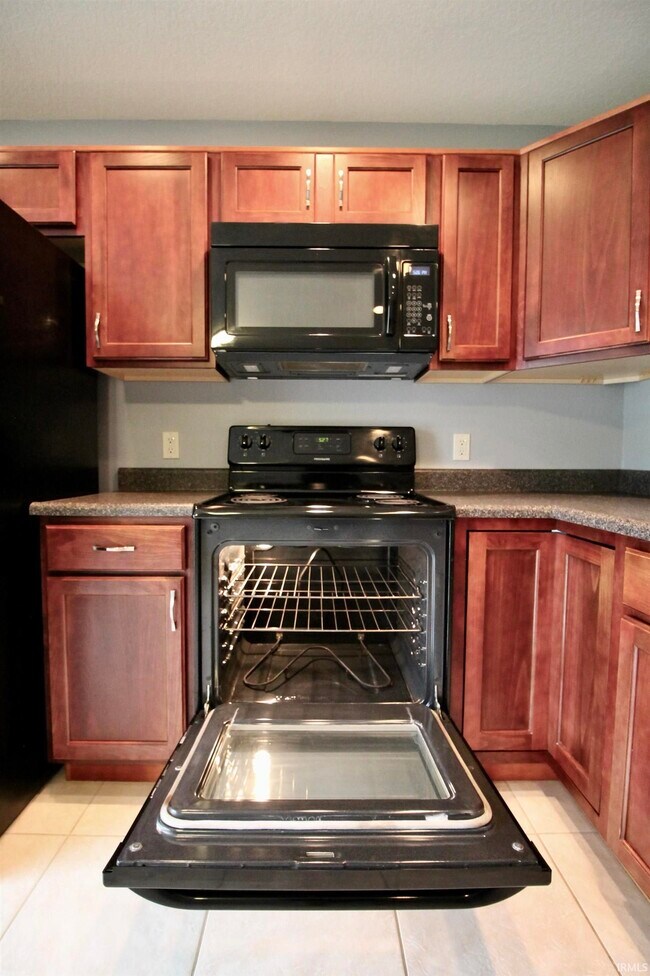 Building Photo - 10153 Archstone Cove