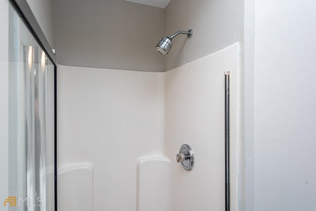 Building Photo - 246 Village Square Dr