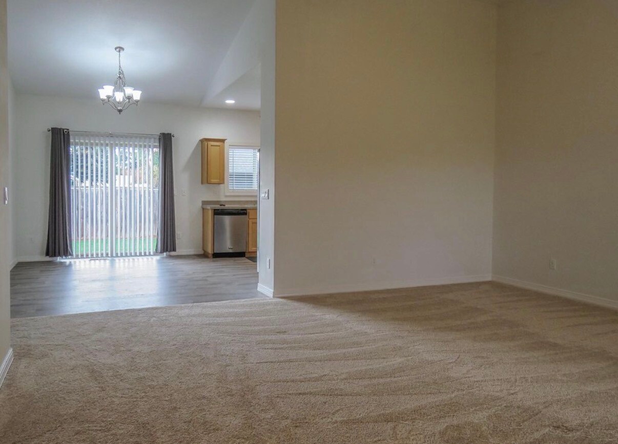 Building Photo - 758 Meadowlawn Pl