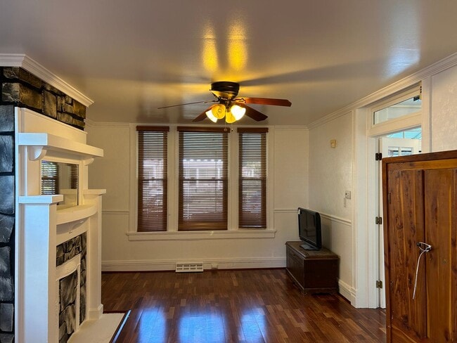 Building Photo - Charming 4-Bedroom Home in North Highland ...