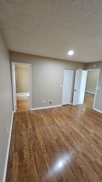 Master bedroom - 11604 NW 45th St