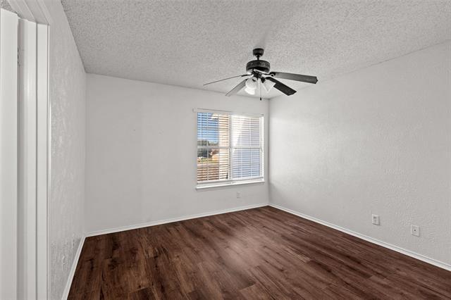 Building Photo - 812 Creekside Dr