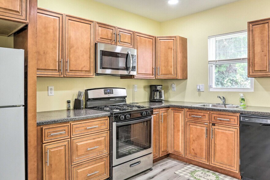 Building Photo - 1621 St. Paul St