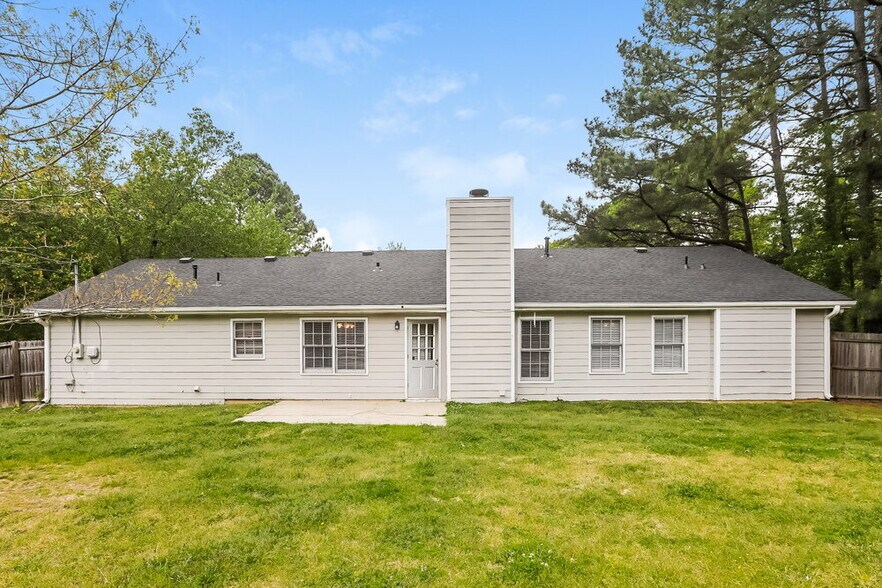 Building Photo - 3568 Fernbrook Dr