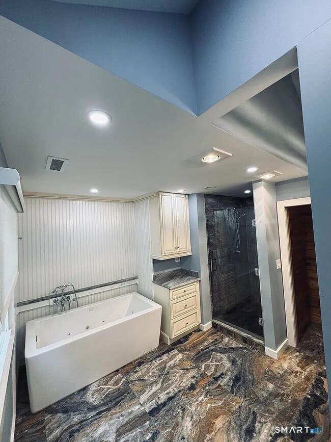 Building Photo - 7 Joanne Ln