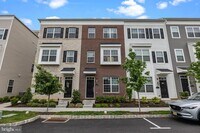 Building Photo - 108 Annapolis St