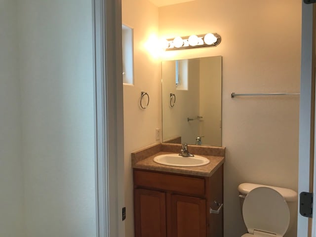 Building Photo - 3 Bedroom, 2.5 Bath Townhome in Parachute