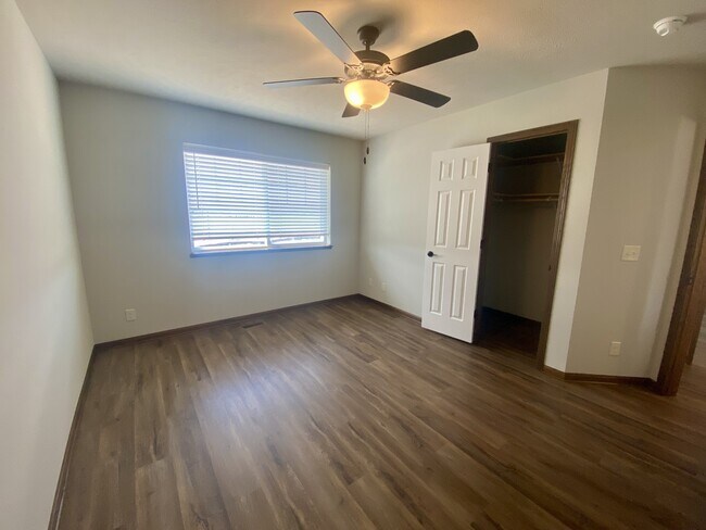 Building Photo - 134 Samuel Ave