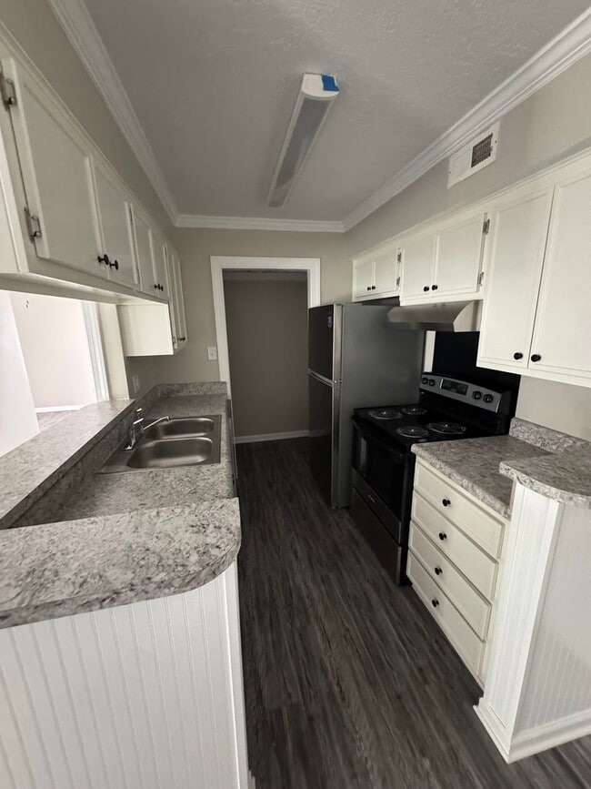 Building Photo - 207 New Petersburg Dr