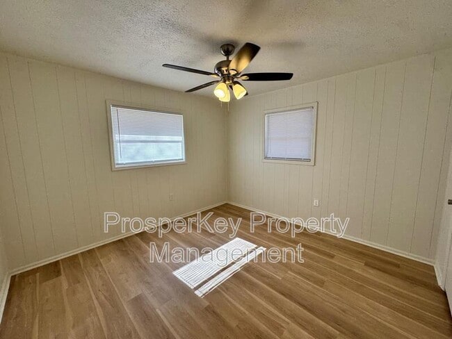 Building Photo - 2119 Shelby St