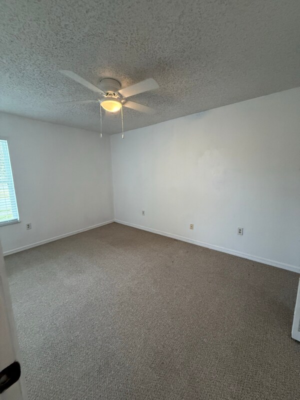 Building Photo - 6837 Woodgrain Ct