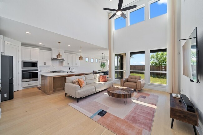 Building Photo - 120 Tornillo Dr