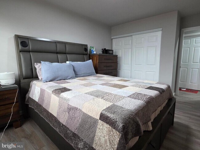 Building Photo - 236 Green Blade Dr